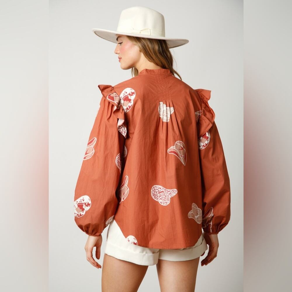 Fantastic Fawn Poplin Blouse Cowboy Hat Print Ruffle Size Medium - Picture 2 of 8